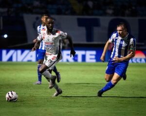 Avaí vence primeira diante do Operário na Série B
