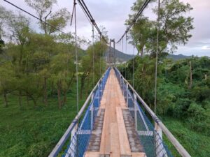 Circulação de ponte pênsil é liberada para pedestres