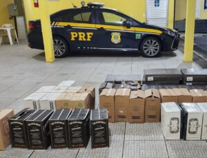 PRF apreende 300 garrafas de vinho contrabandeado