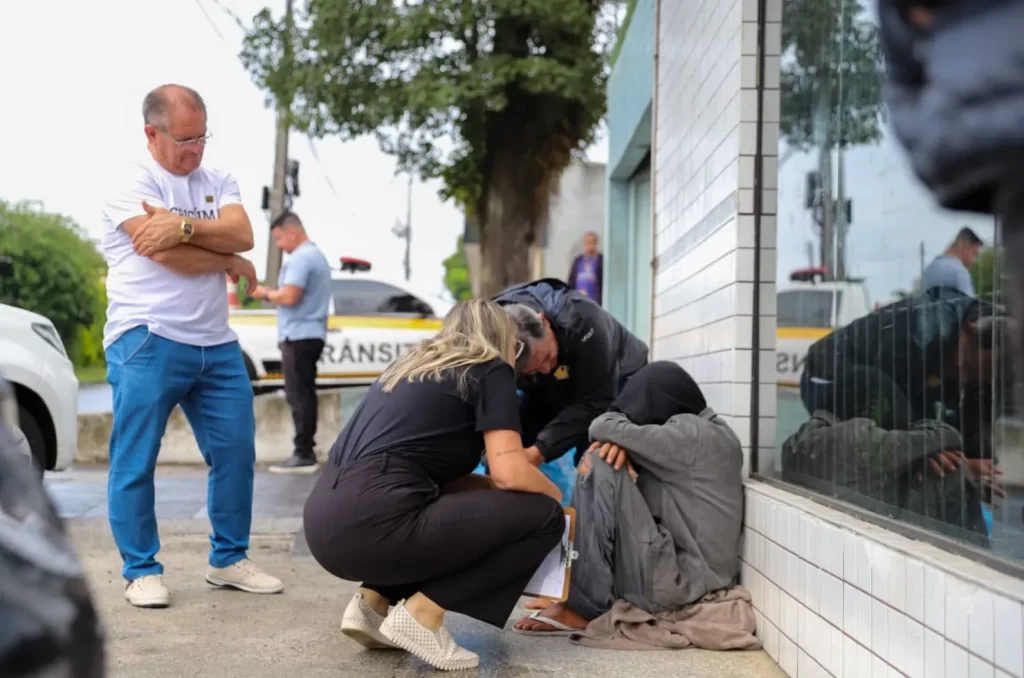 Abordagem social no bairro Pinheirinho, em Criciúma
