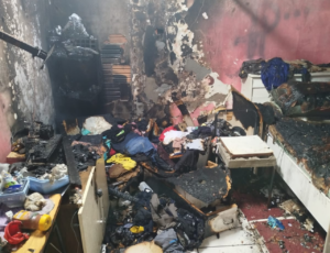 Ação de moradores ajuda a conter incêndio em Itajaí