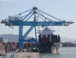 Após 21 anos, Porto de Itajaí abre 122 vagas 