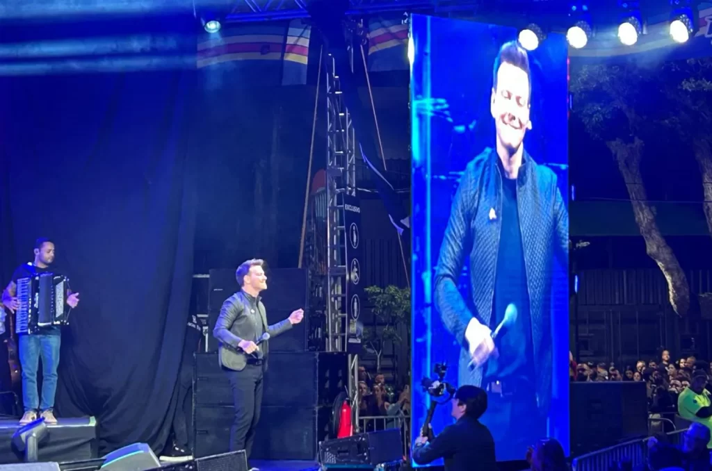 Celebração dos 145 anos de Araranguá com shows, ações sociais e público na Praça Hercílio Luz