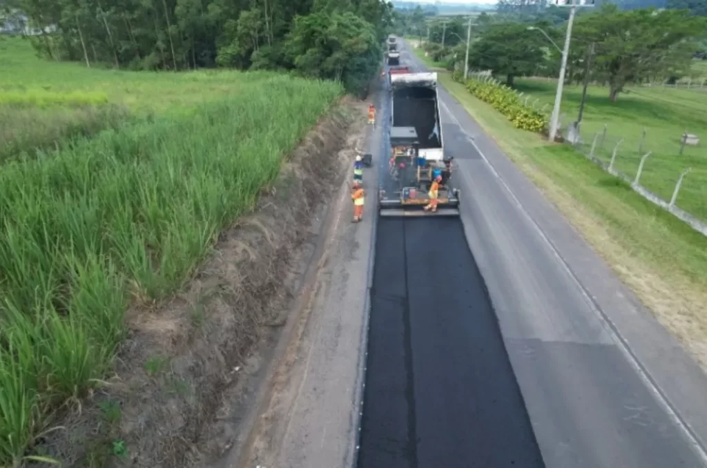 Obras de revitalização das rodovias no Sul de SC