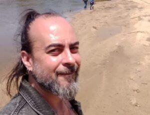 Tatuador Dalton Sultowski morre aos 46 anos, em Itajaí