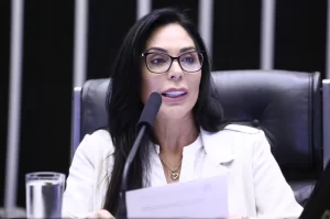 Permanência de famílias na APA da Baleia Franca é garantida pela AGU