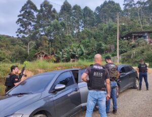 Draco faz operação em Navegantes, Floripa e Biguaçu