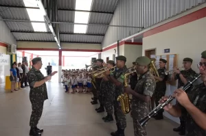 Exército toca hino em jogo do Criciúma