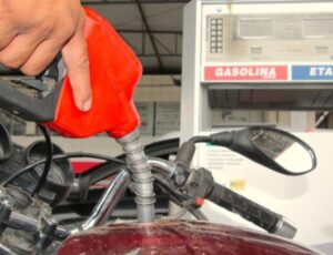 Cai o preço da gasolina em Navegantes