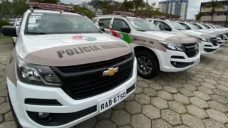 Ilustração de uma viatura policial, como a que atendeu o caso em Navegantes