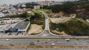 Via em São José agora tem mão dupla total