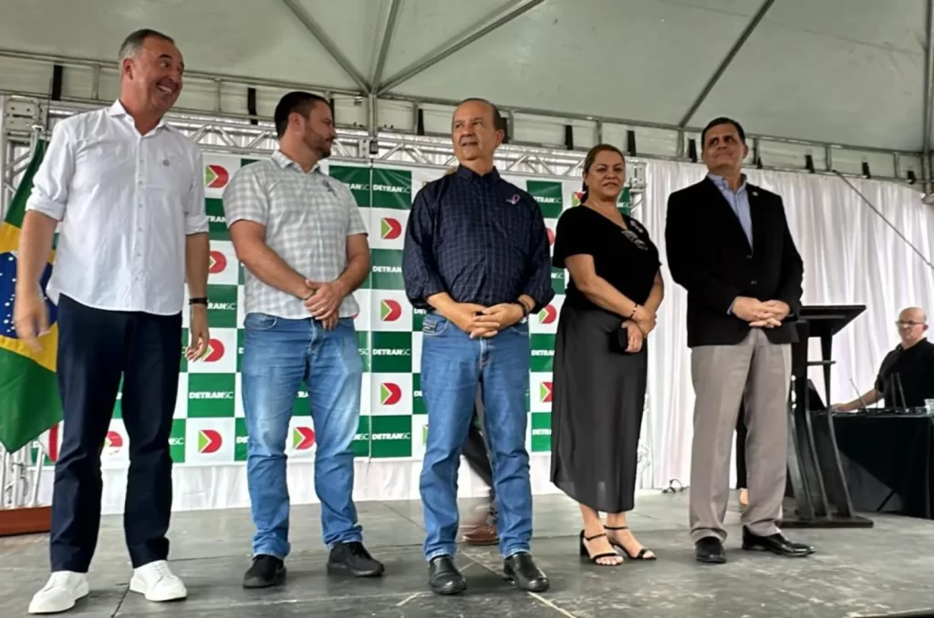 Governador Jorginho Mello inaugura nova sede do Detran em Içara, com melhorias no atendimento e novos serviços