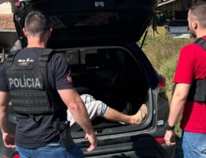 Jovem é preso após matar homem a pauladas em SC