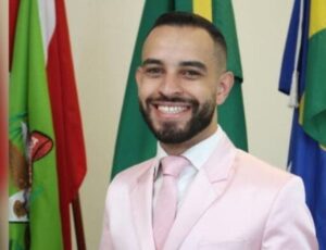 Legislativo aceita impeachment de vice-prefeito de SC
