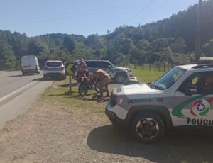 Mulher é morta a facadas em Brusque