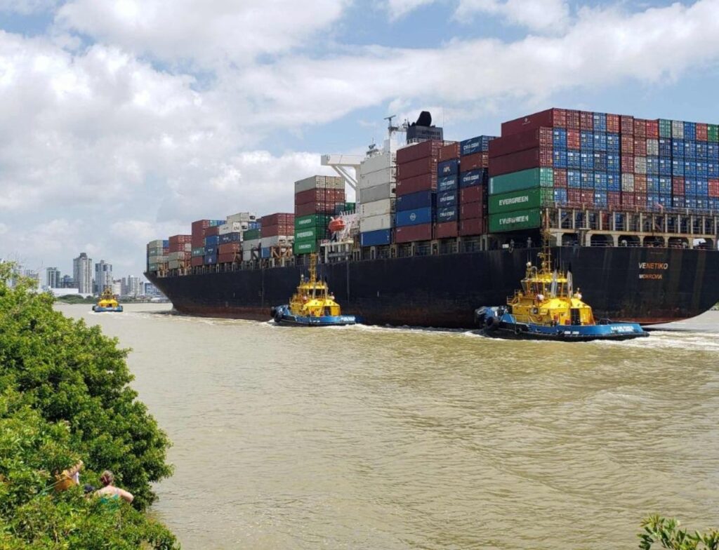 Porto de Itajaí é liberado pela Marinha para retomar operações