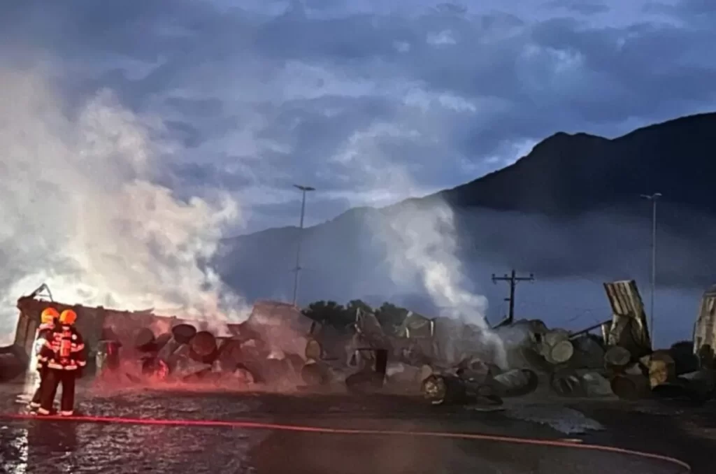 Um dos incêndios registrados em SC durante a segunda semana de abril de 2025