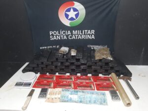 Operação policial combate crimes em bairros de Itajaí