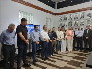 Governador visita prefeitura e escolas de Tubarão