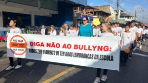 Caminhada marca luta contra o bullying em Capivari