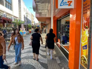 Comércio de Tubarão ficará aberto até mais tarde