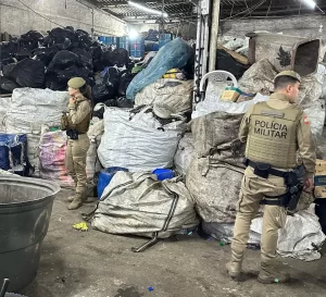 Ação policial apreende mais de 100kg de fios de cobre