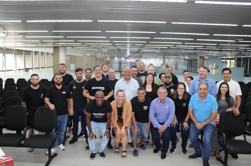 Reunião da Comissão do Centenário com donos de lanchonetes de Criciúma para discutir ações sobre o X-Salada