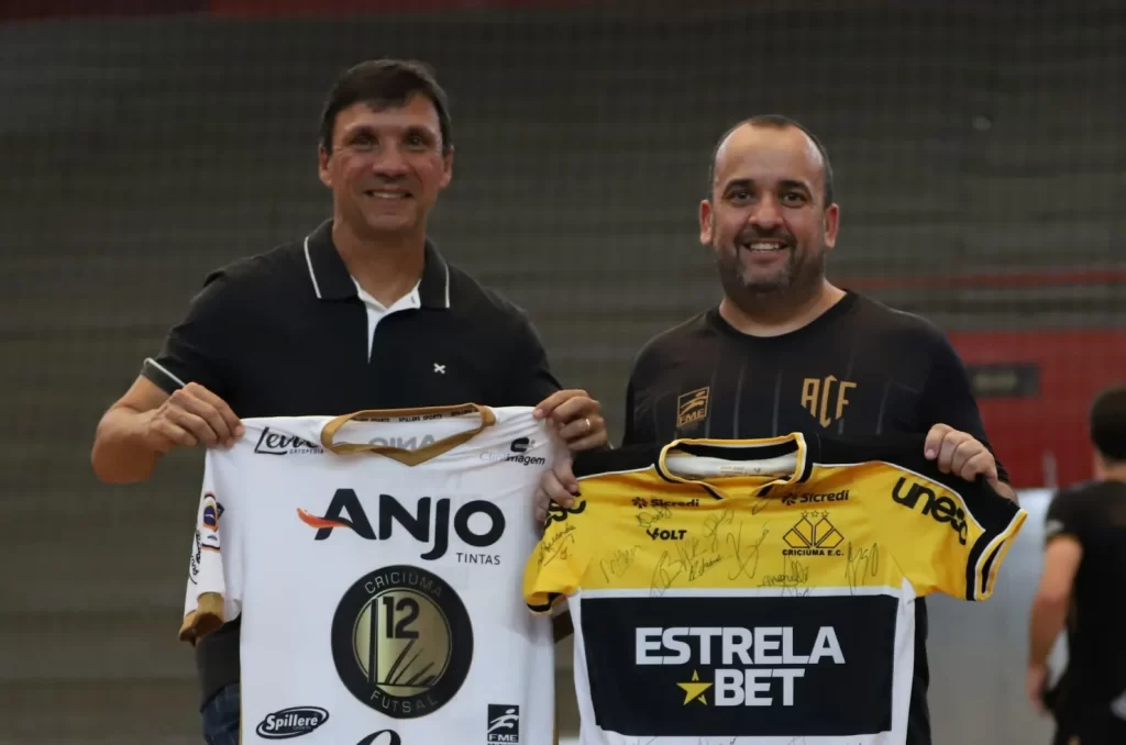 Técnico Zé Ricardo durante visita ao treino do Criciúma Futsal no Ginásio Irmão Walmir Antônio Ors
