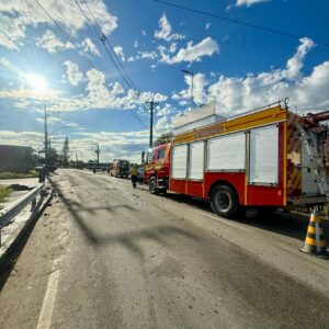 Colisão frontal deixa dois feridos em Palhoça