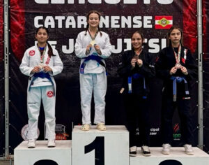 Jovem tubaronense é destaque em estadual de jiu-jitsu