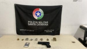 Jovem é preso suspeito de fazer tele-entrega de drogas