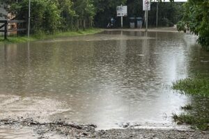Chuva forte alaga Garopaba, mas sem desalojados