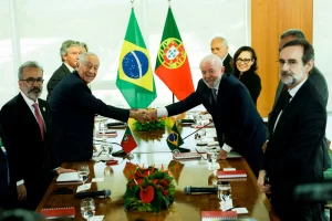 Brasil minimiza impacto de deportações em Portugal