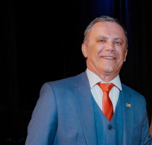 Prefeito de Capivari de Baixo é afastado do cargo