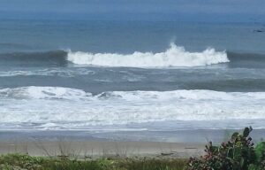 Alerta para mar agitado e ressaca em Florianópolis