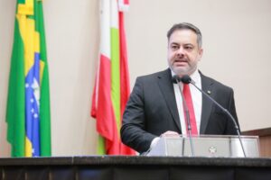 Deputado propõe leis sobre IA, cibersegurança e clima