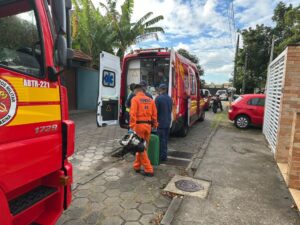 Resgate aéreo salva idoso após queda grave