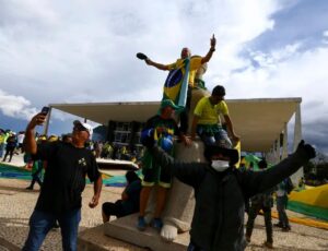 Catarinense condenada por ato golpista é presa nos EUA