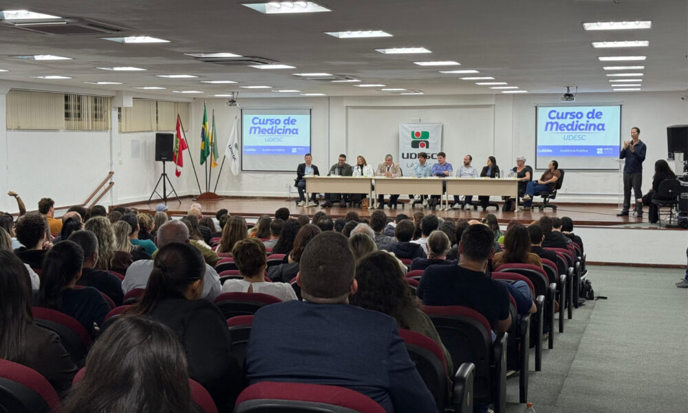 Laguna debate curso de Medicina da Udesc em audiência