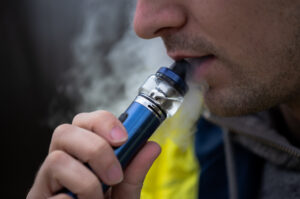 Vape causa doença pulmonar grave e já preocupa SC