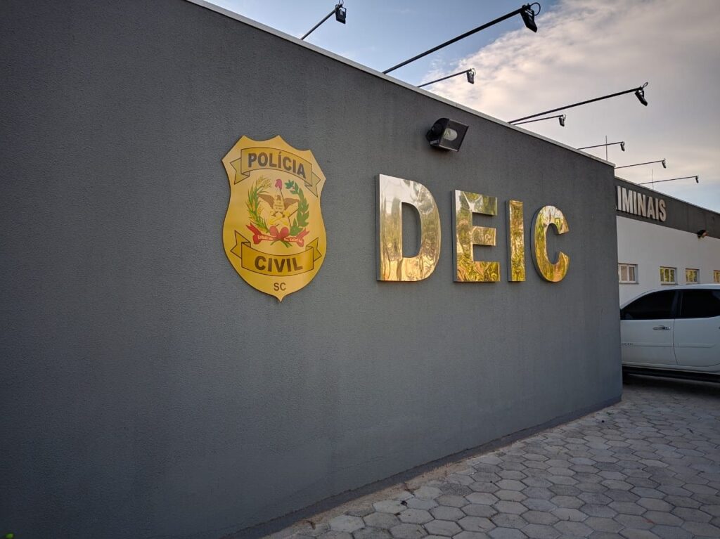 Fornecedor de fuzis ligado ao Comando Vermelho é preso em SC