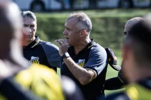 Eduardo Baptista é o favorito para assumir o Criciúma