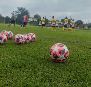 Projeto oferece vagas gratuitas de futebol e jiu-jítsu