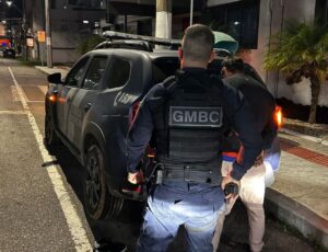 Guarda de BC prende dois homens na quinta-feira
