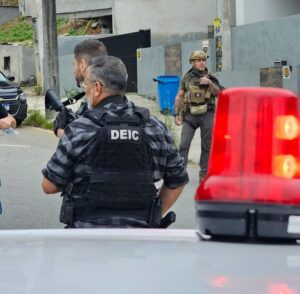 Polícia caça suspeitos de ataque a delegado-geral