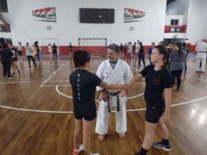 Nova turma de mulheres faz curso de defesa pessoal