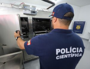 Polícia tenta identificar mulher carbonizada em SC