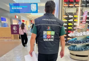 Procon autua lojas em blitz pré-Dia das Mães