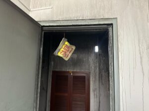 Incêndio em prédio mobiliza bombeiros em São José