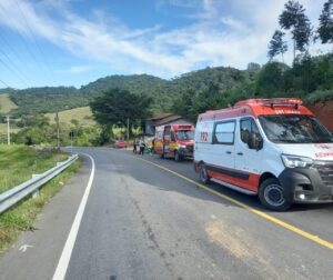 Pai e filho ficam feridos em colisão em Morro da Fumaça